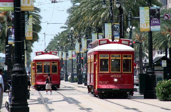 new-orleans-streetcars